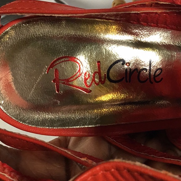 Red Circle - Picture 5 of 5